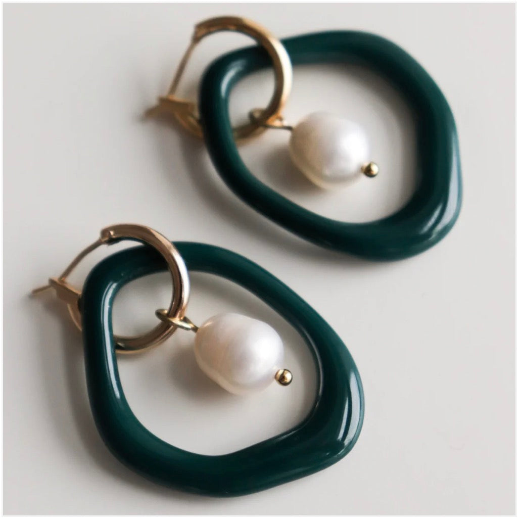 Arp Pearl Hoops