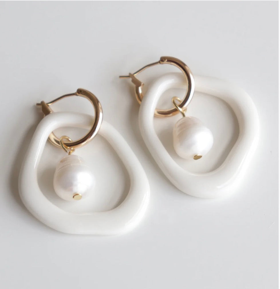 Arp Pearl Hoops